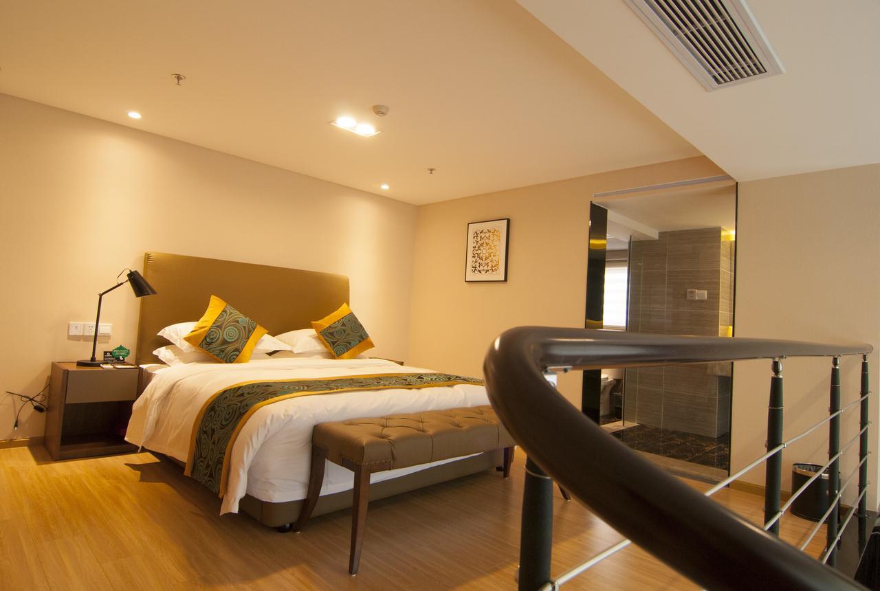 Home Plus Suite Hotel And Apartment Wuhan Bagian luar foto