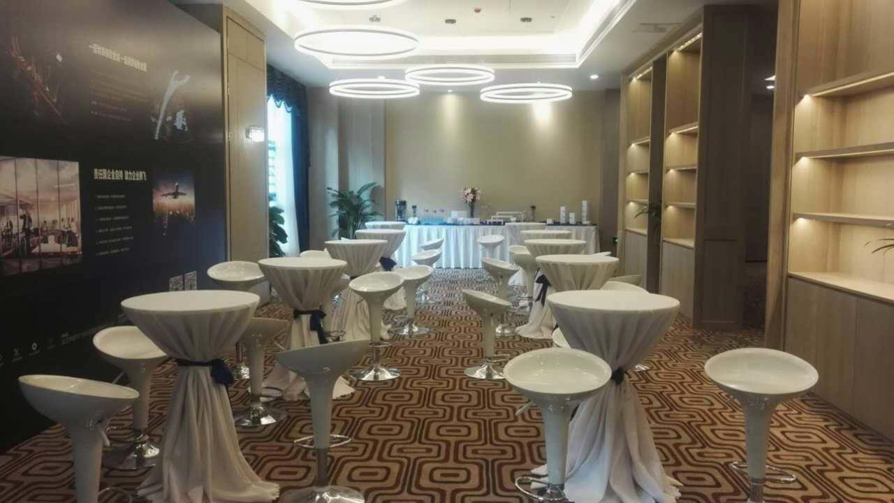 Home Plus Suite Hotel And Apartment Wuhan Bagian luar foto