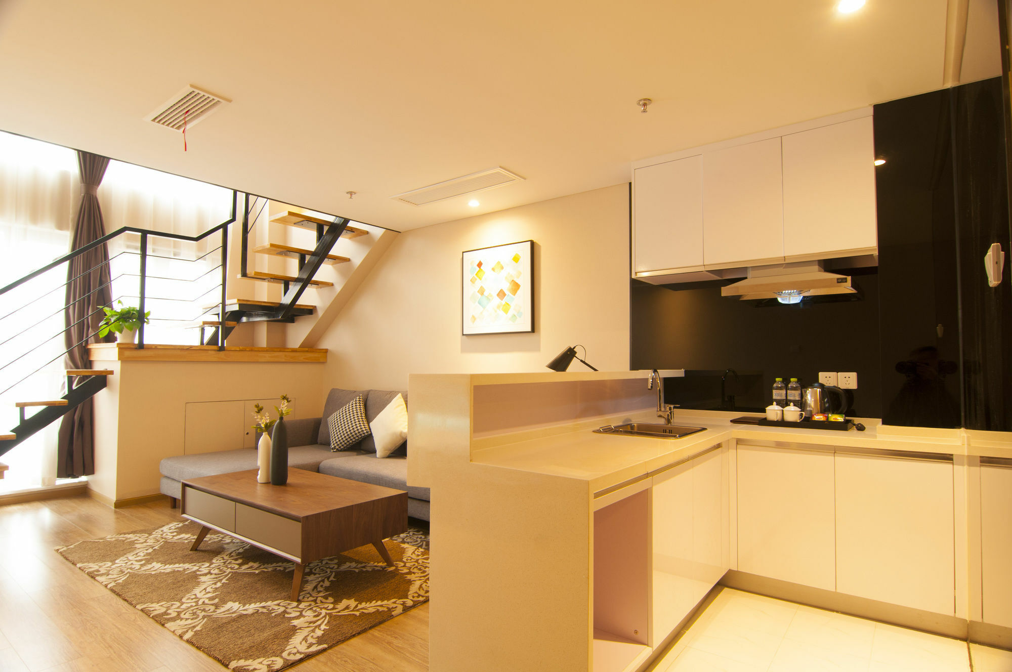 Home Plus Suite Hotel And Apartment Wuhan Bagian luar foto